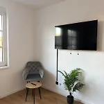 Cozy Apartment, 7 Mins To Hauptbahnhof * לינץ