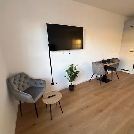 Cozy Apartment, 7 Mins To Hauptbahnhof * לינץ