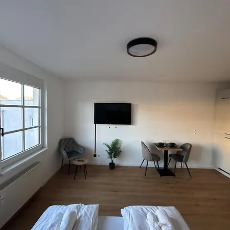 Apartment Union Near Train Station