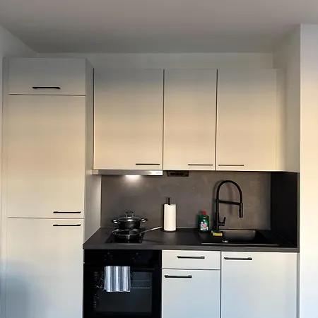 Cozy Apartment, 7 Mins To Hauptbahnhof Lägenhet